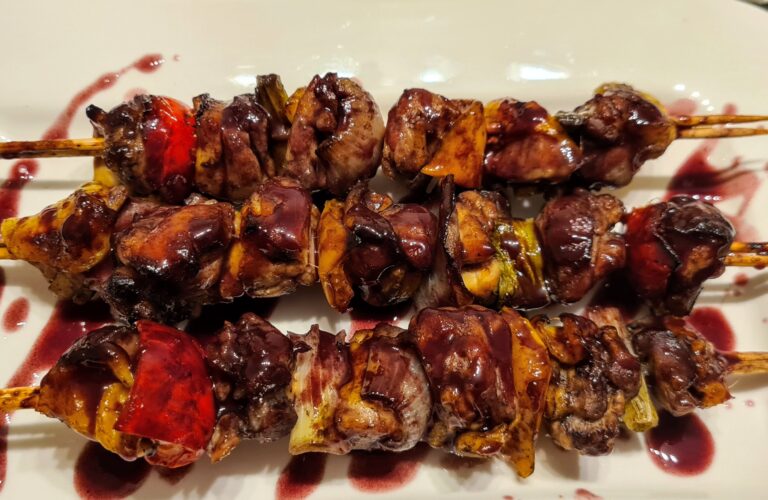 Chicken skewers with Malbec wine