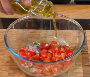 Add olive oil to Pico de Gallo