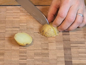 Cut the potatoes