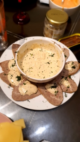 Vitel Toné.